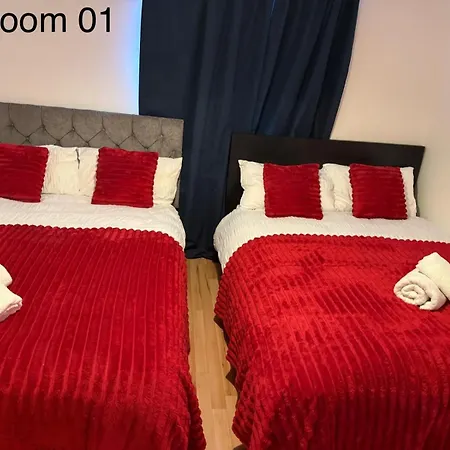 Guest house 5 Brunswick St - Bedroom 01 Downstairs