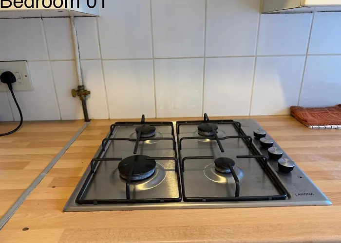 5 Brunswick St - Bedroom 01 Downstairs * Bristol