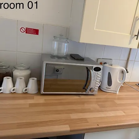 5 Brunswick St - Bedroom 01 Downstairs *