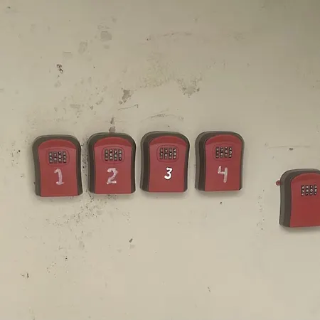 5 Brunswick St - Bedroom 01 Downstairs * Bristol